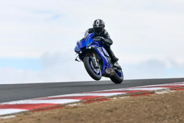 Yamaha YZF-R1
